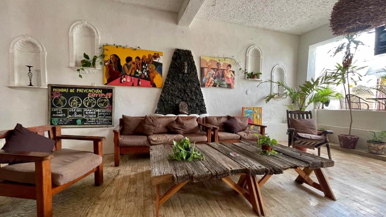 Weary Traveler Hostel Tulum Exterior photo